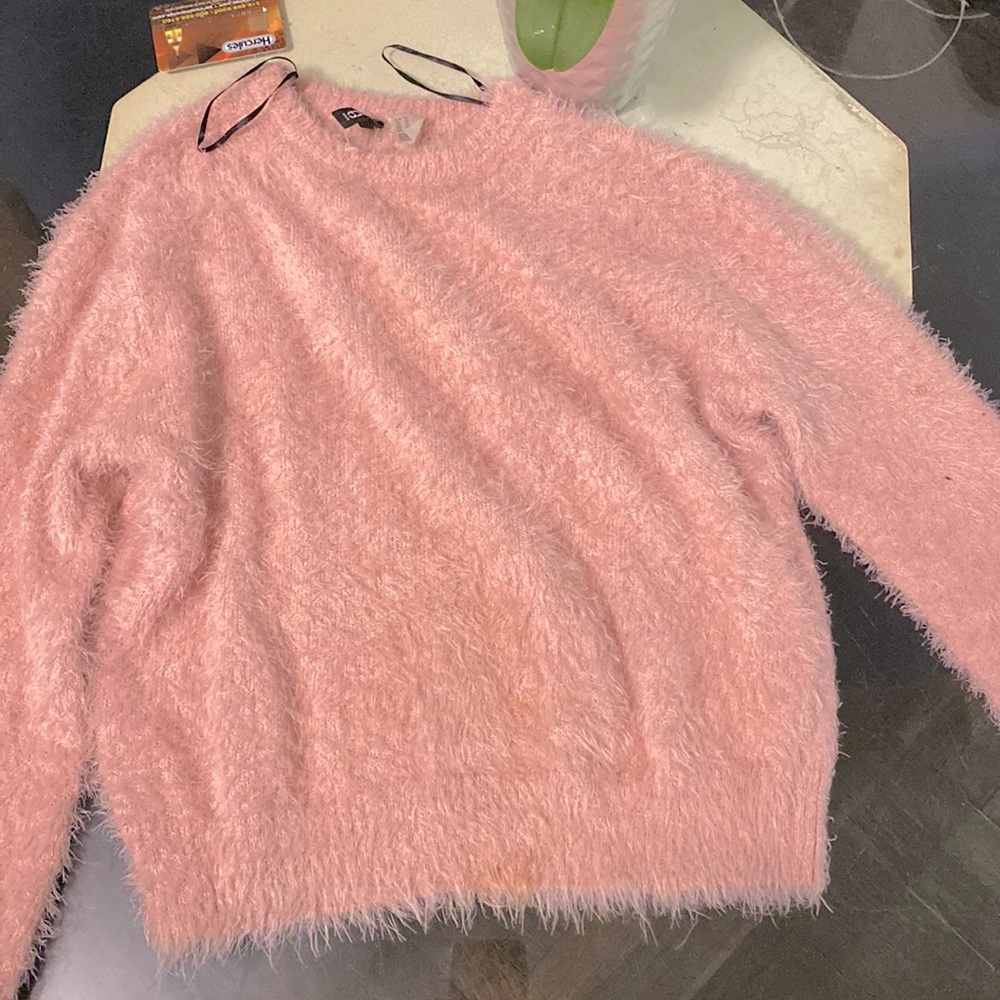H and m sweater
